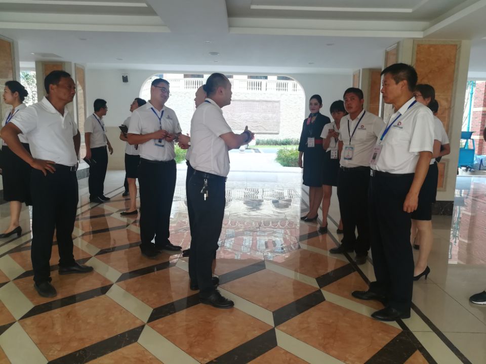 1535347825391890.jpg 檢查學(xué)生宿舍準(zhǔn)備情況.jpg