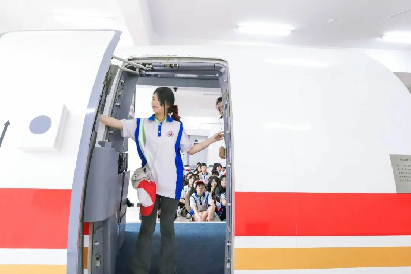 1689216208696899.jpg e9b07aaa4d001417686b13b9e34f29c.jpg