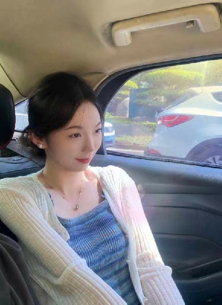 1701245689670478.jpg 何雨菡.jpg