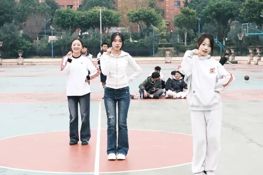 1766382249129938.jpg mmexport1766373522351.jpg