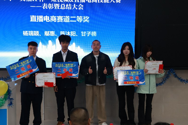 1767451940552872.jpg IMG_0251~1.jpg